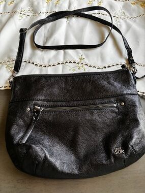 The Sak Black Leather Crossbody Bag Slouchy Boho Minimalist Everyday Purse